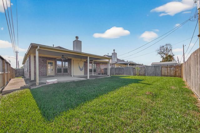 71 N Forrest Avenue, La Porte, TX 77571