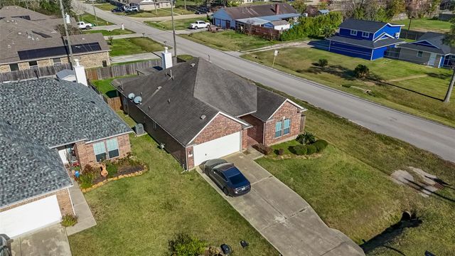 71 N Forrest Avenue, La Porte, TX 77571