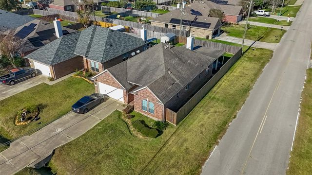 71 N Forrest Avenue, La Porte, TX 77571