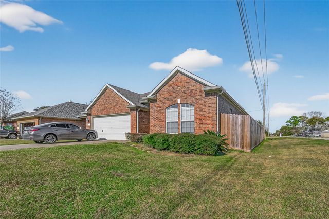 71 N Forrest Avenue, La Porte, TX 77571