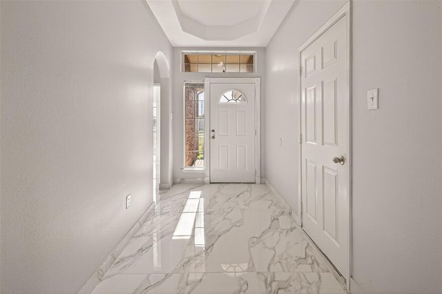 71 N Forrest Avenue, La Porte, TX 77571