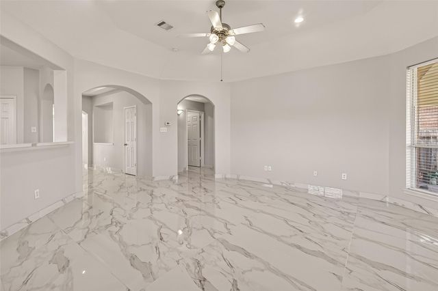 71 N Forrest Avenue, La Porte, TX 77571