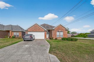 71 N Forrest Avenue, La Porte, TX 77571