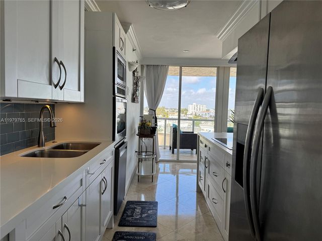 7330 Ocean Ter 8-D, Miami Beach, FL 33141