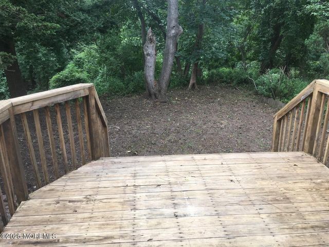 16 Leighton Place, Red Bank, NJ 07701