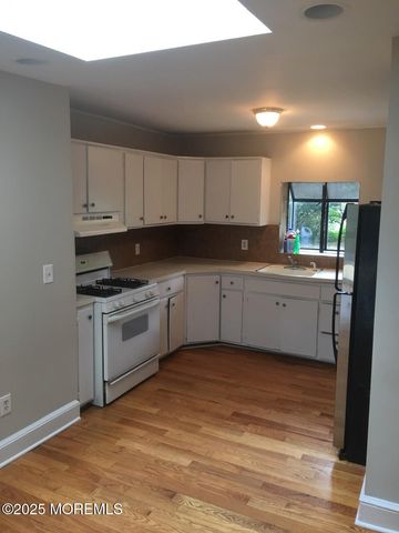 16 Leighton Place, Red Bank, NJ 07701