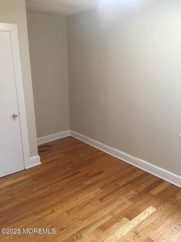 16 Leighton Place, Red Bank, NJ 07701