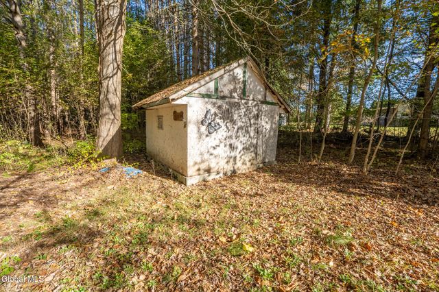 1557 County Highway 107, Perth, NY 12010