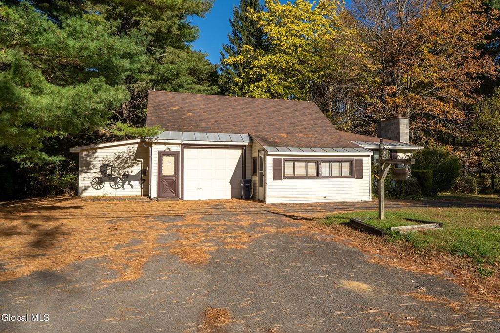 1557 County Highway 107, Perth, NY 12010