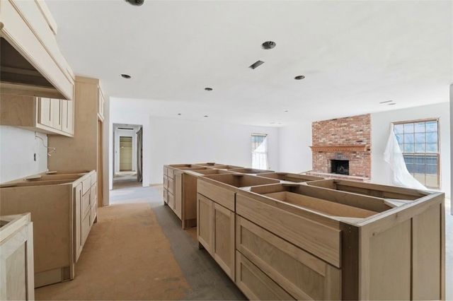 1409 Oaks Manor Drive, Fayetteville, AR 72703