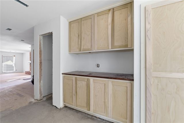 1409 Oaks Manor Drive, Fayetteville, AR 72703