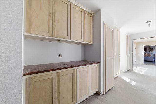 1409 Oaks Manor Drive, Fayetteville, AR 72703