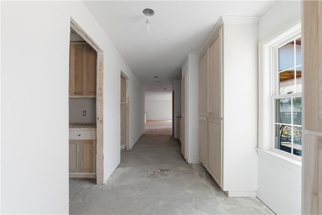 1409 Oaks Manor Drive, Fayetteville, AR 72703