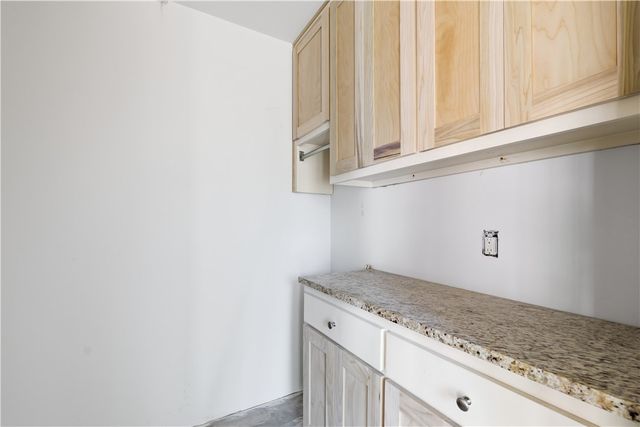 1409 Oaks Manor Drive, Fayetteville, AR 72703