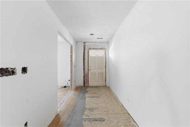 1409 Oaks Manor Drive, Fayetteville, AR 72703