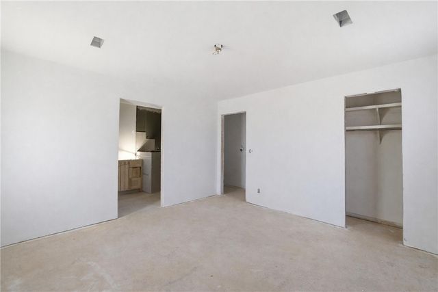 1409 Oaks Manor Drive, Fayetteville, AR 72703