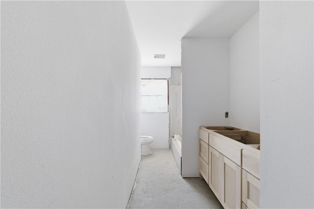 1409 Oaks Manor Drive, Fayetteville, AR 72703