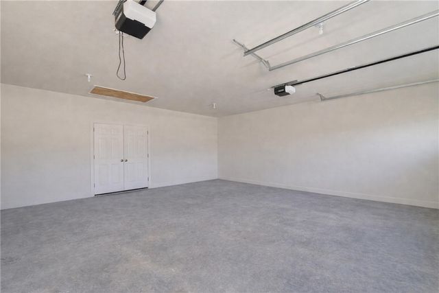 1409 Oaks Manor Drive, Fayetteville, AR 72703