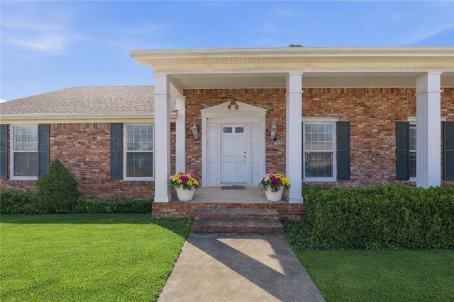 1409 Oaks Manor Drive, Fayetteville, AR 72703