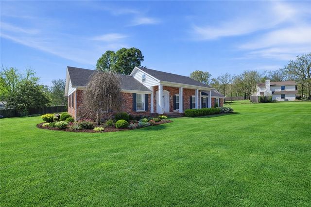 1409 Oaks Manor Drive, Fayetteville, AR 72703