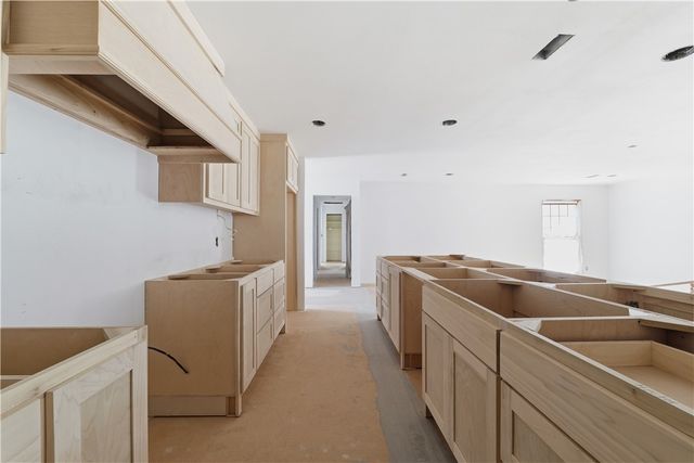 1409 Oaks Manor Drive, Fayetteville, AR 72703