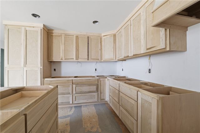 1409 Oaks Manor Drive, Fayetteville, AR 72703