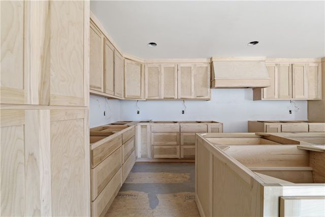 1409 Oaks Manor Drive, Fayetteville, AR 72703