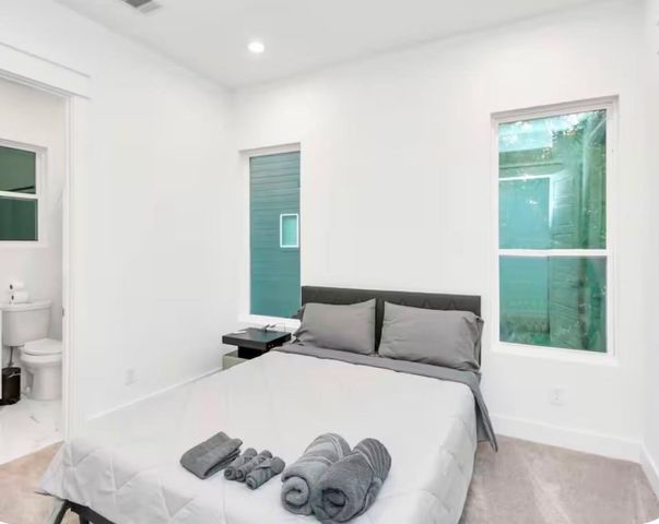 502 Schweikhardt Street C, Houston, TX 77020