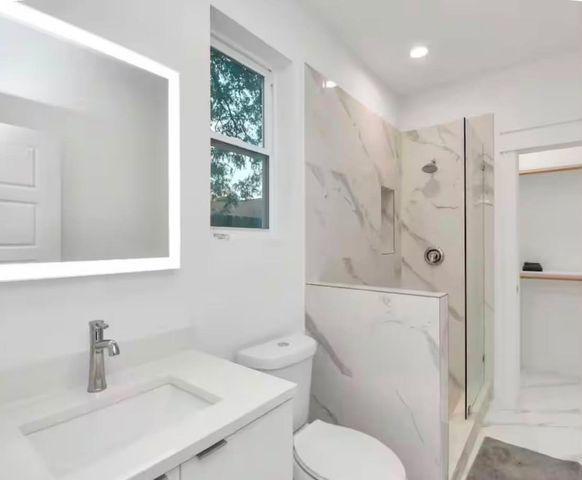 502 Schweikhardt Street C, Houston, TX 77020