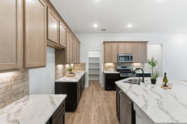 9436 Hidden Stone, Schertz, TX 78154