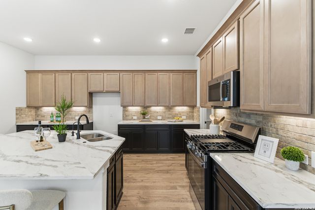 9436 Hidden Stone, Schertz, TX 78154