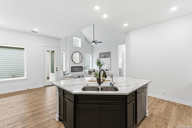 9436 Hidden Stone, Schertz, TX 78154