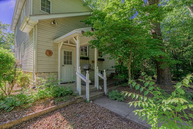11923 S Laurie Avenue, Palos Park, IL 60464
