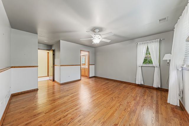 11923 S Laurie Avenue, Palos Park, IL 60464