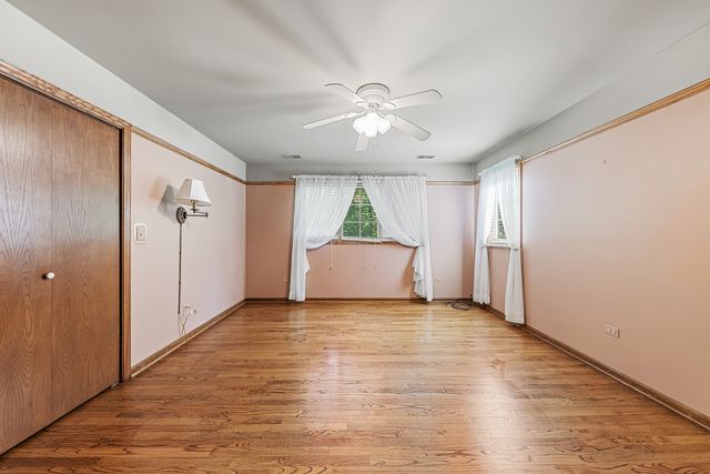11923 S Laurie Avenue, Palos Park, IL 60464