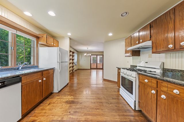 11923 S Laurie Avenue, Palos Park, IL 60464