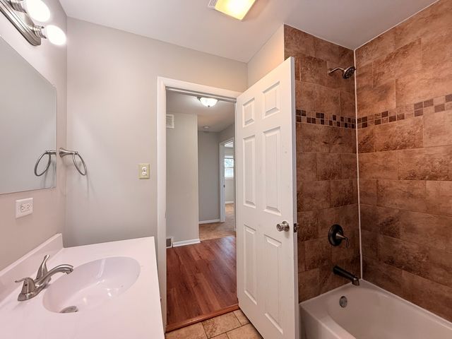 15565 Madison Avenue, Dolton, IL 60419