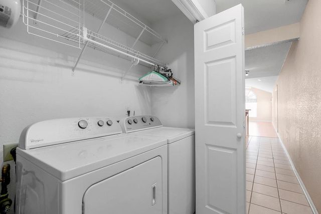 6160 NE Kensington Drive, Lee's Summit, MO 64064