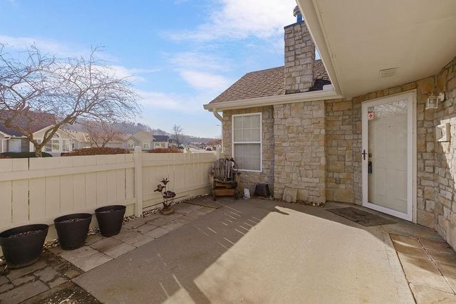 6160 NE Kensington Drive, Lee's Summit, MO 64064