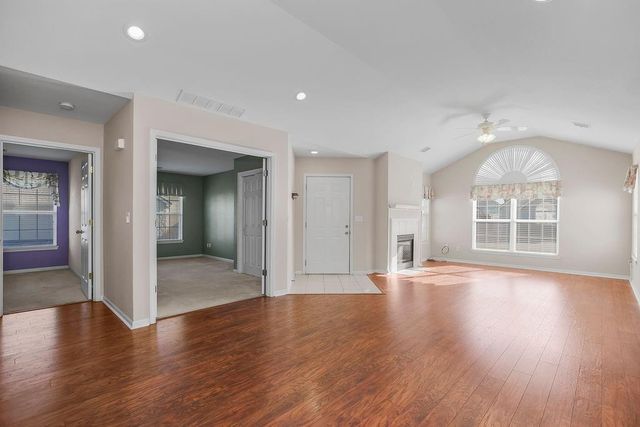 6160 NE Kensington Drive, Lee's Summit, MO 64064