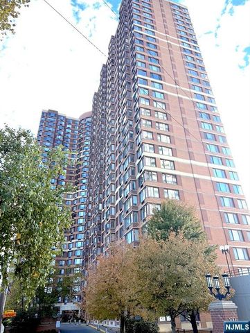100 Old Palisade Road 1516, Fort Lee, NJ 07024