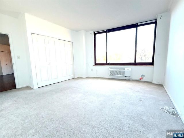 100 Old Palisade Road 1516, Fort Lee, NJ 07024