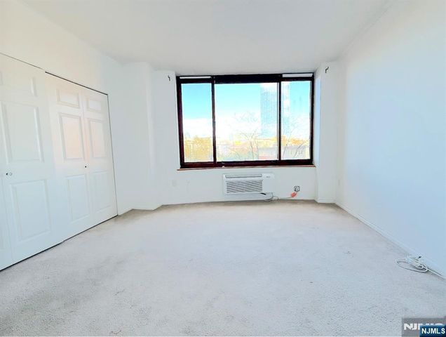 100 Old Palisade Road 1516, Fort Lee, NJ 07024