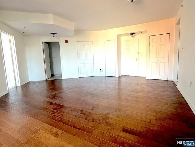 100 Old Palisade Road 1516, Fort Lee, NJ 07024