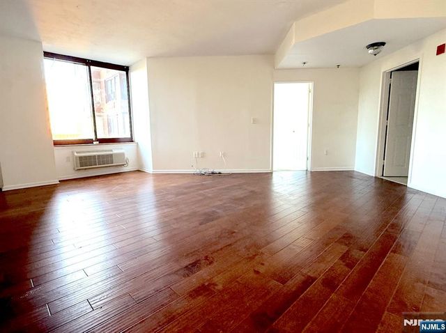 100 Old Palisade Road 1516, Fort Lee, NJ 07024