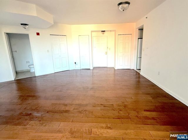 100 Old Palisade Road 1516, Fort Lee, NJ 07024