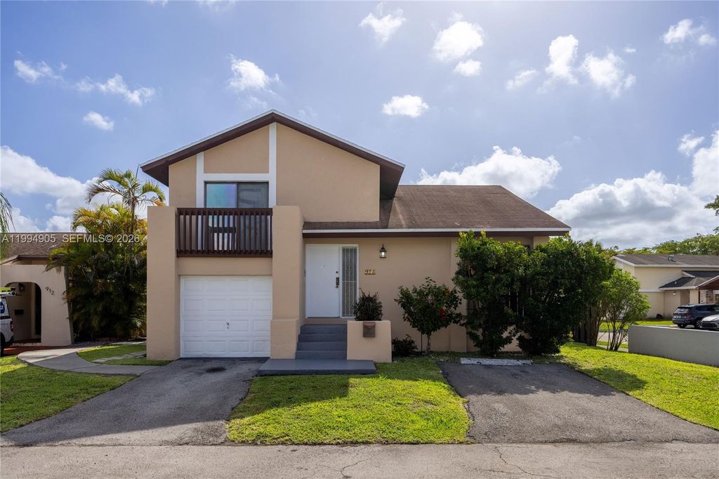 914 NW 106th Ave Cir 0, Miami, FL 33172