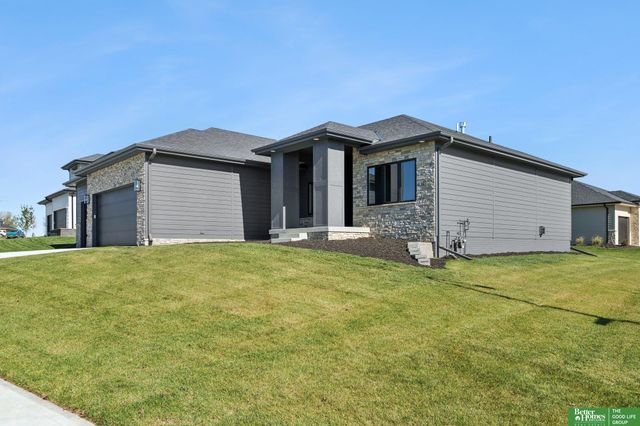 3321 S 212th Street, Elkhorn, NE 68022