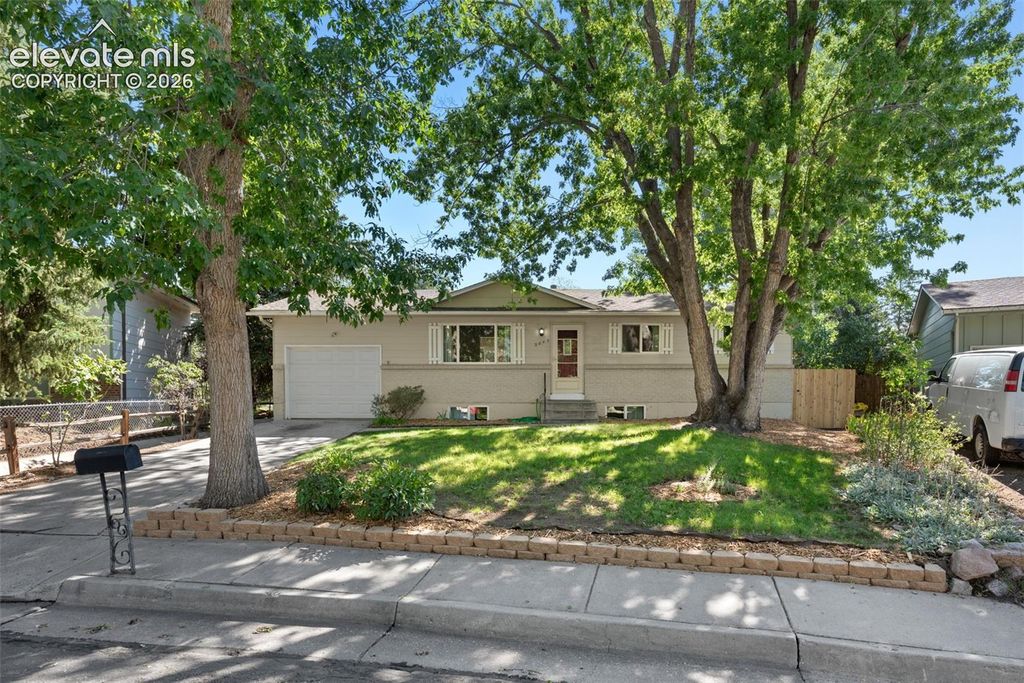 3842 Vaquero Circle, Colorado Springs, CO 80918 — exterior