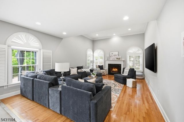 9 Cornerstone Way, Livingston Twp., NJ 07039